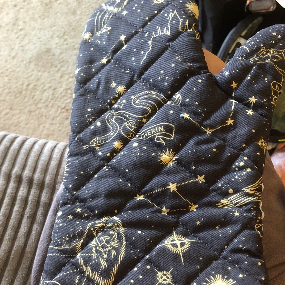 Slytherin Black & Gold Quilted Oven Mitt